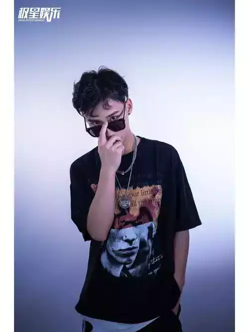 王悦然